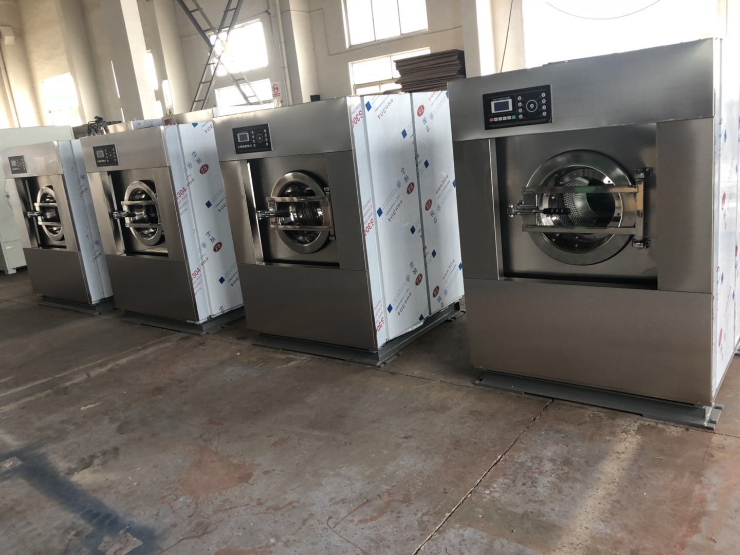 <b>醫(yī)院洗衣機死角清理將醫(yī)院布草清洗干凈</b>